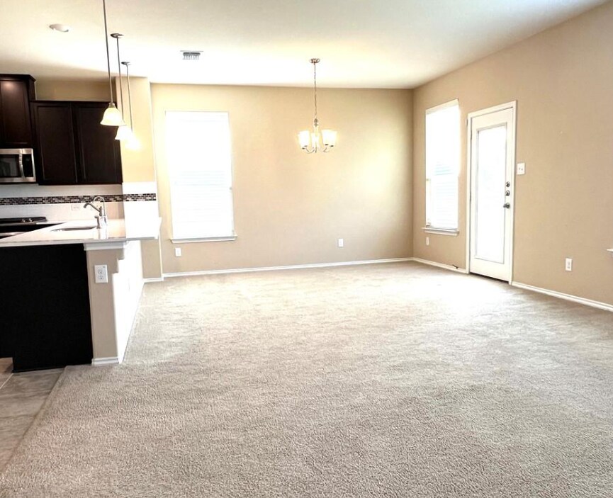 Building Photo - 7952 Bassano Dr
