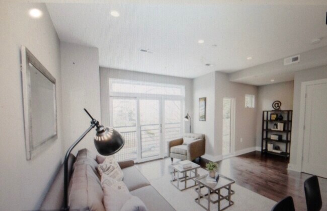 Foto del edificio - 3821 14th St NW