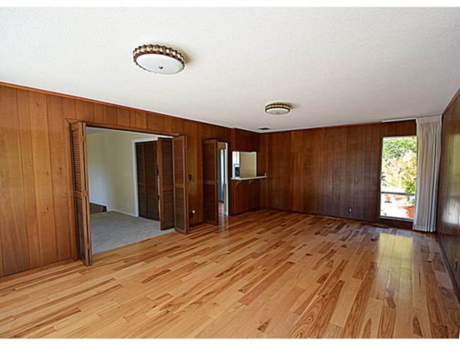 BEAUTIFUL LARGE HOME, NR. DOWNTOWN LARKSPU... photo'