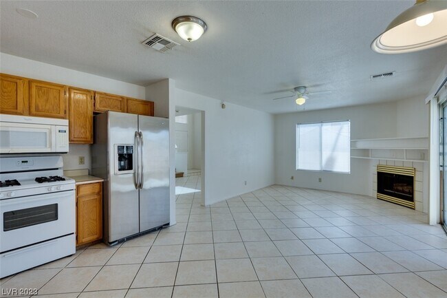 Foto del edificio - 7813 Cherry River Dr
