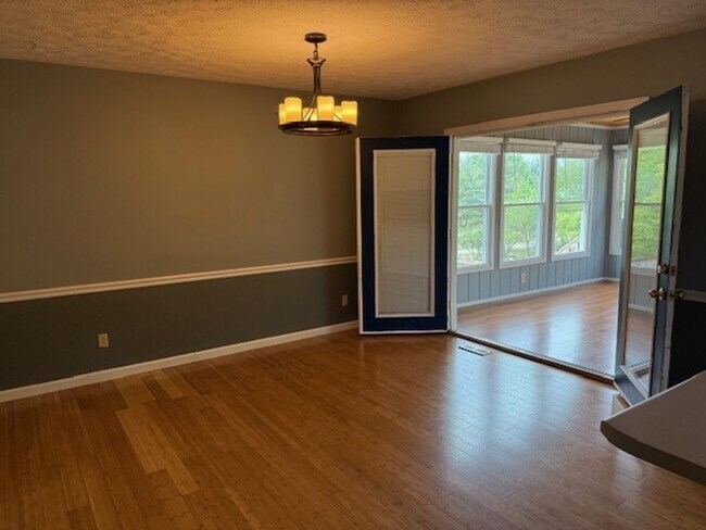 Foto del edificio - 3 Bedroom / 2.5 Bathroom - Home in Cookeville!