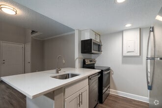 1 BR, 1 BA - 700 SF - Lakeside Villas