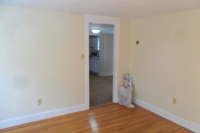 Building Photo - 28 Spring St