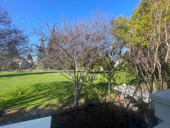 Building Photo - 367 Channing Ave