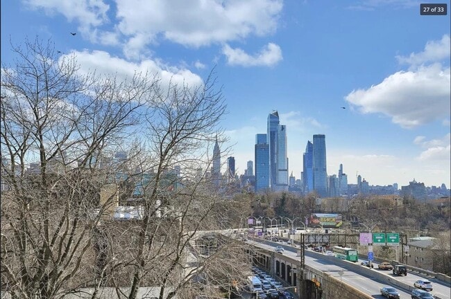 Foto del edificio - 3312 Hudson Ave