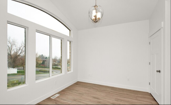 Foto del edificio - 1511 Lakeview Dr