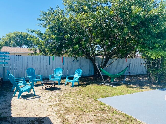 Foto del edificio - 8150 Penwood Dr