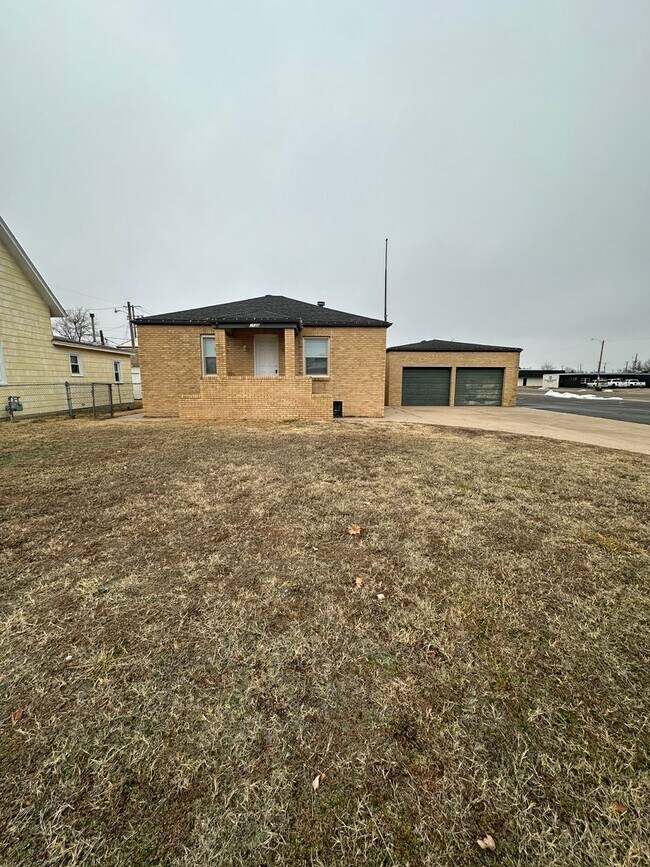 Building Photo - 2608 23rd St