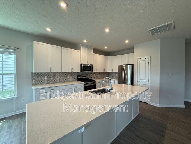 Foto del edificio - 2194 Schmidt Dr W