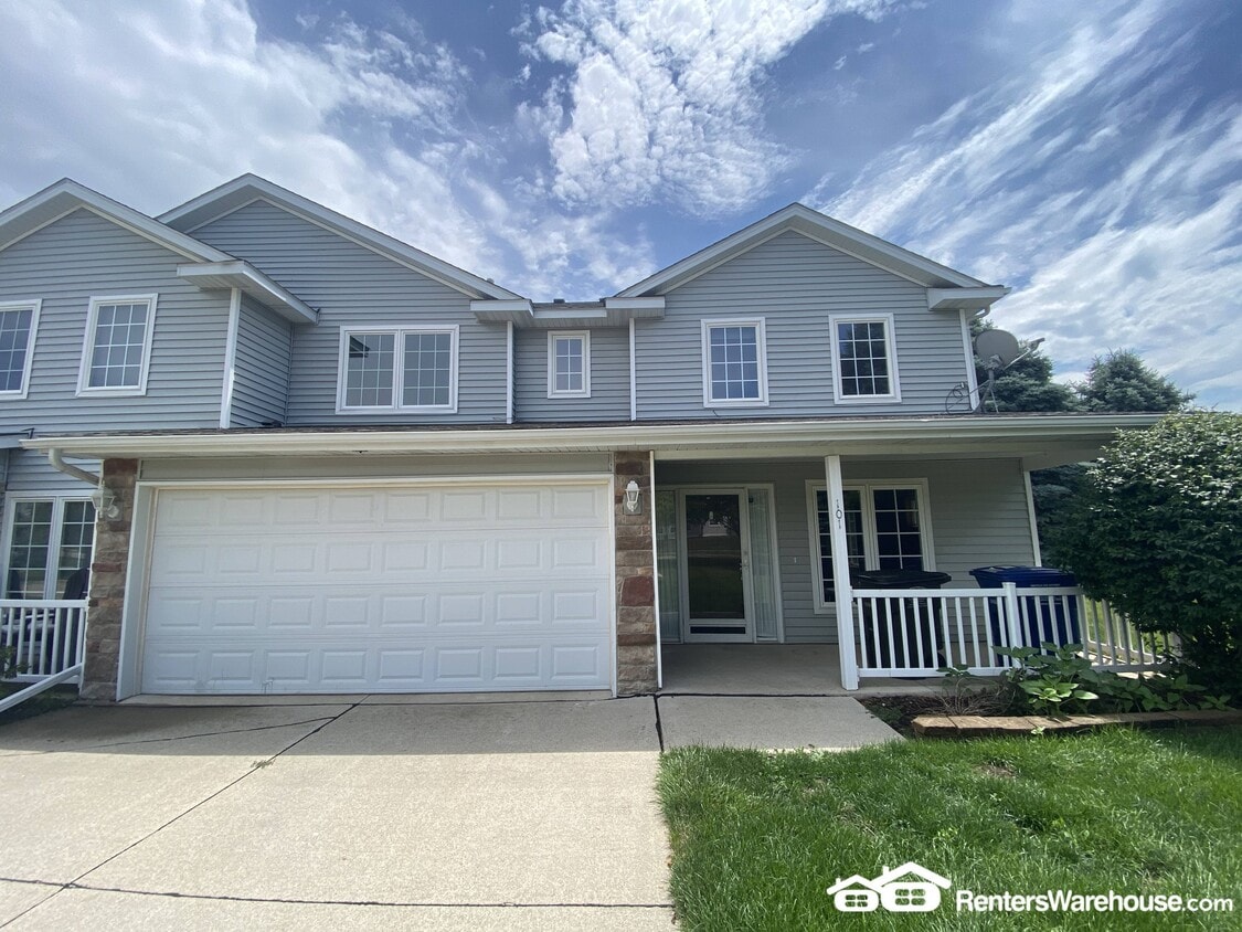 Foto principal - 2100 Meadow Chase Ln