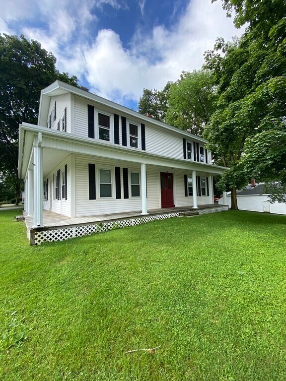 Primary Photo - 282 Main St