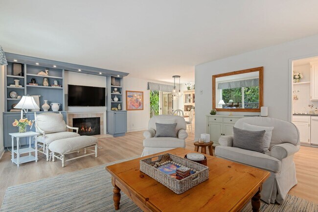Foto del edificio - This is the kind of Montecito rental people quietly hope never hits the market.