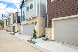 Building Photo - 1524 Beach Oak Dr