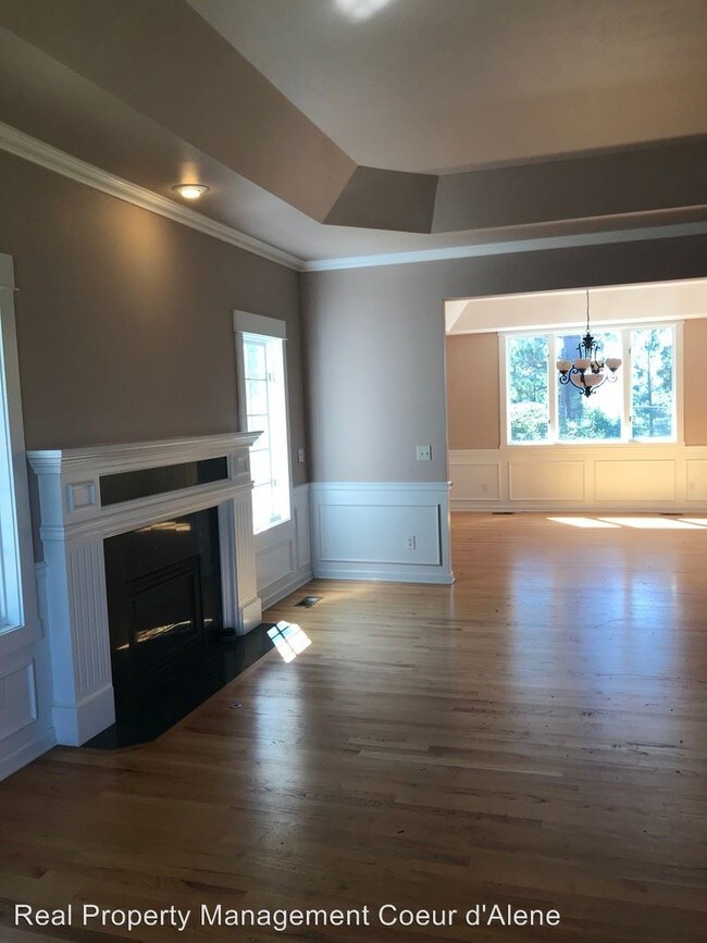 Building Photo - 5 br, 5 bath House - 2452 E Summit Dr.
