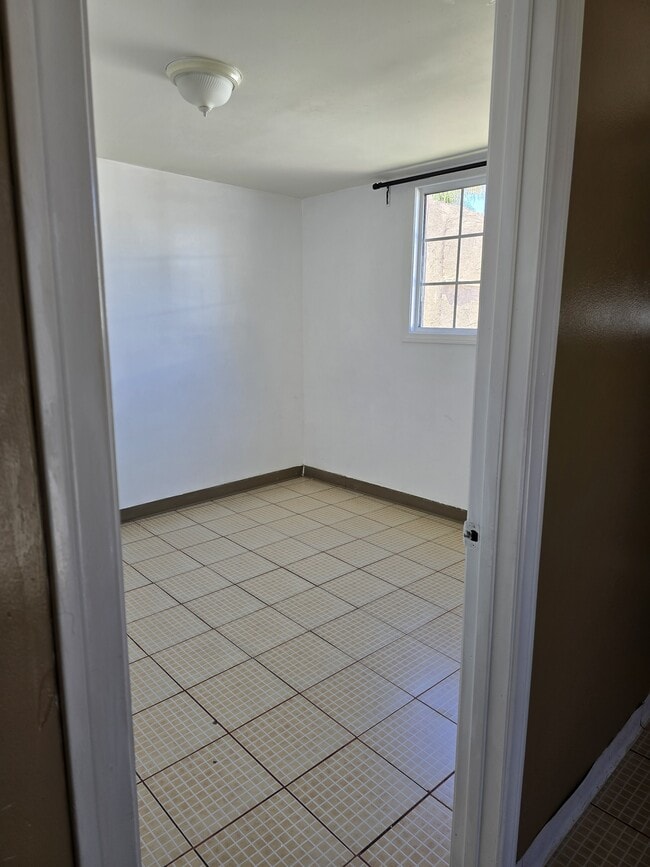Foto del edificio - 3613 W 108th St