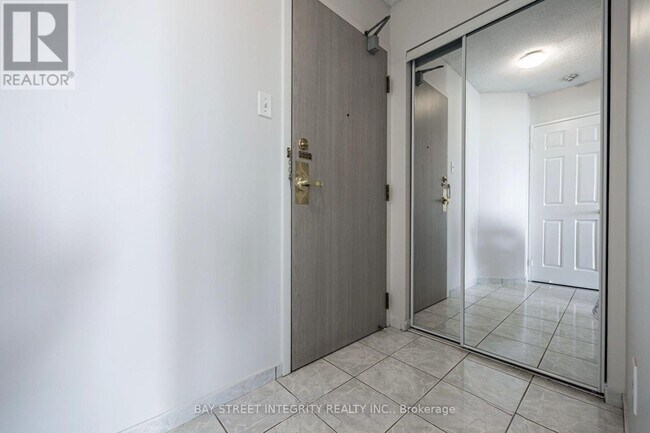 Photo du bâtiment - 2177 Burnhamthorpe Rd W