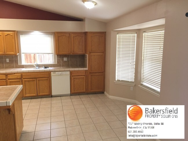 Building Photo - 6004 Panorama Dr