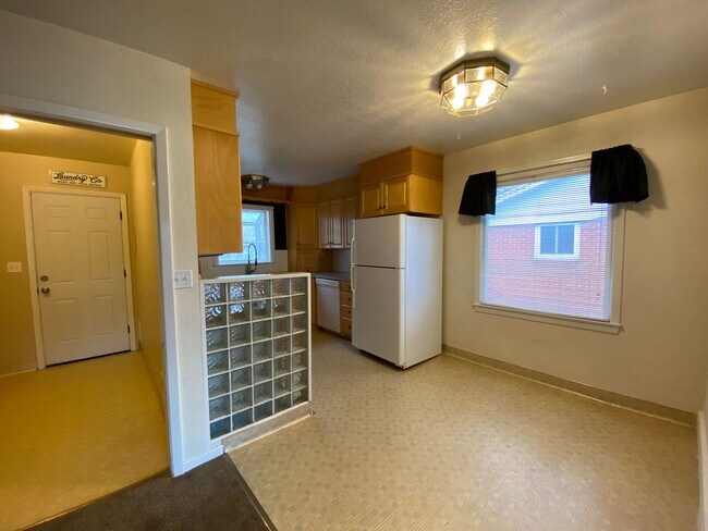 Foto del edificio - 636 N. 14th Ave.