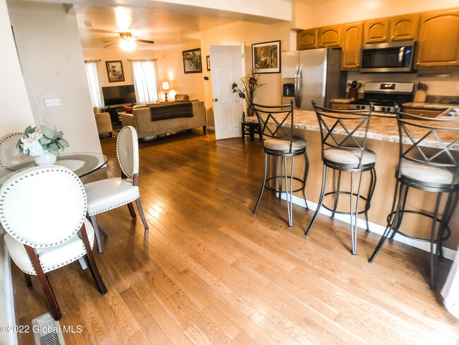 Building Photo - 70 Livingston Ave