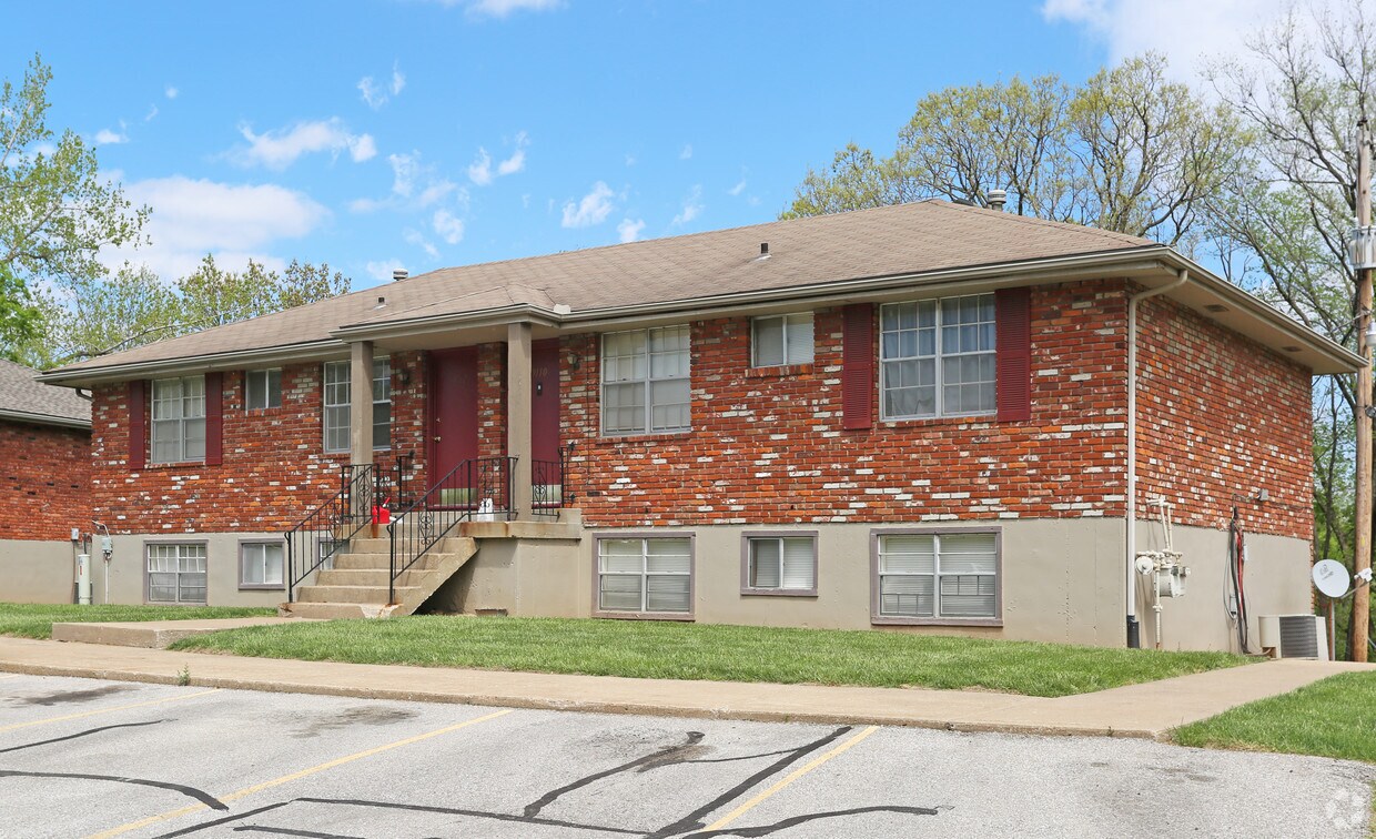 91019029 NW 57th St, Parkville, MO 64152 Apartments in Parkville, MO