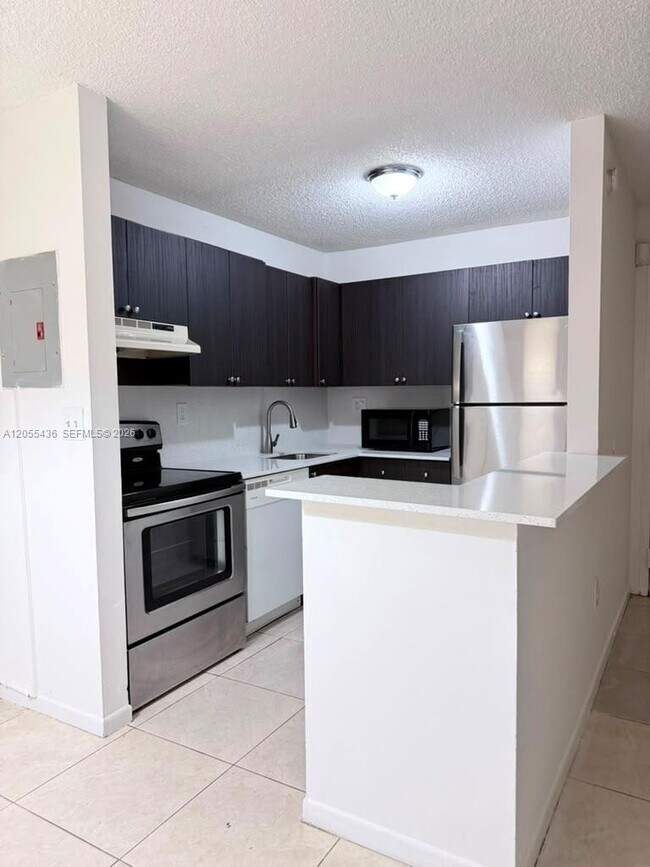 Foto del edificio - 7090 NW 179th St