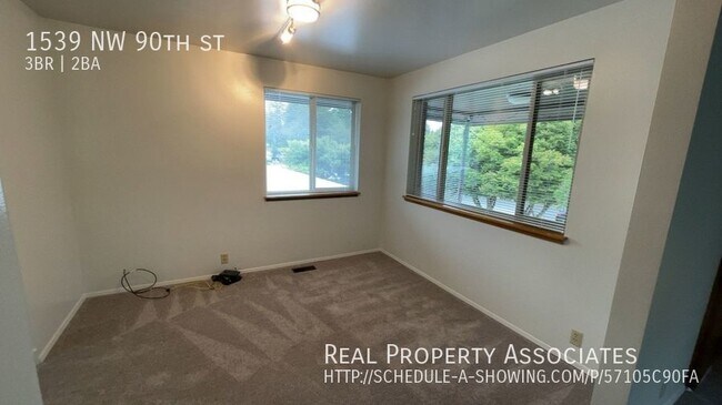 Foto del edificio - Crown Hill Duplex