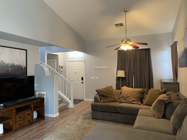 Building Photo - 5405 Lazy Meadow Ct