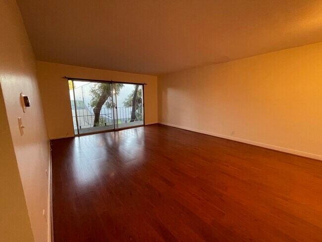 Building Photo - 15344 Weddington St