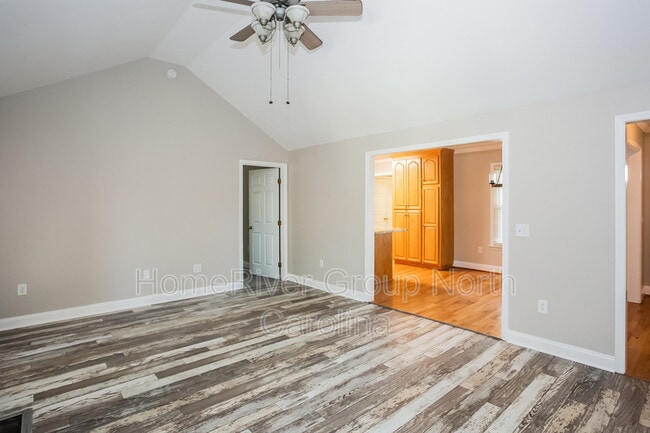 Building Photo - 1685 Red Bird Cir SE