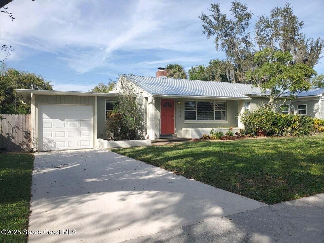 Primary Photo - 216 Broadview Dr