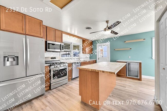 Building Photo - 2317 De Soto Rd