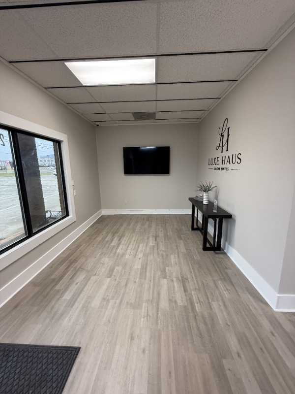 Building Photo - 2530 W Roosevelt Blvd