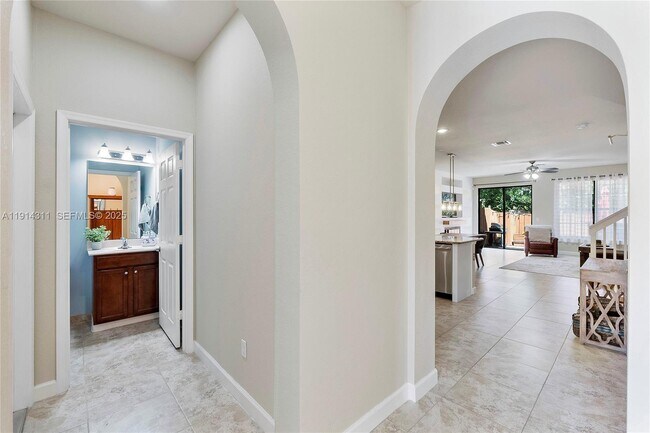 Foto del edificio - 10450 Wellington Parc Dr