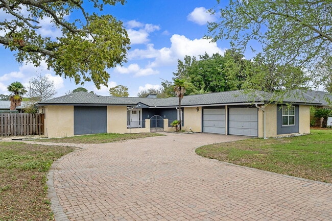 Foto del edificio - 6 Pinehurst Dr