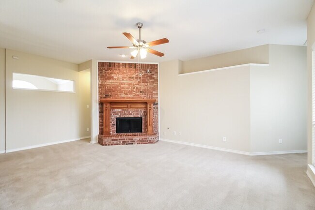 Foto del edificio - 1554 Cardigan Ln