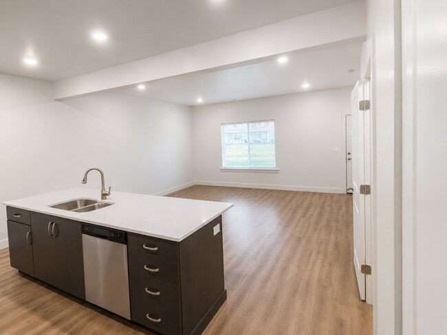Building Photo - 1561 E 320 S