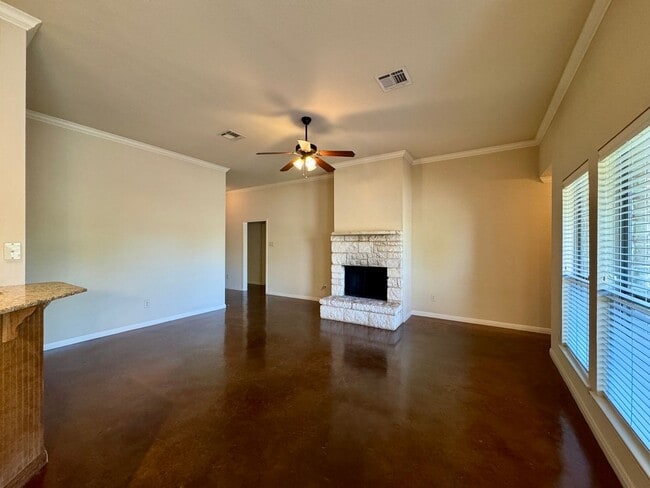 Building Photo - Duplex