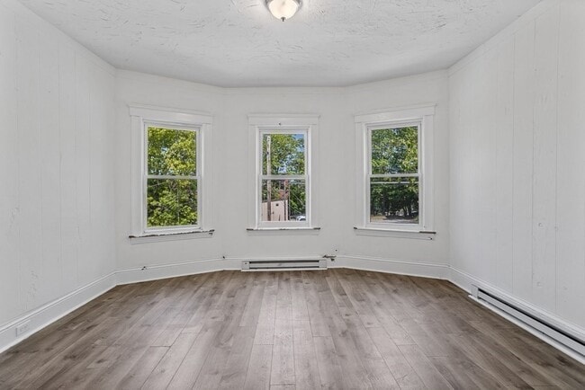 Building Photo - 8 Delaware St