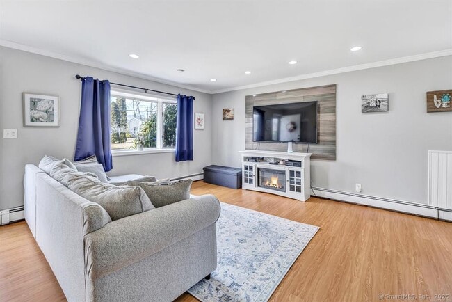 Building Photo - 376 Folino Dr
