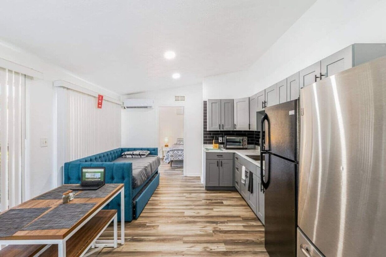 Foto principal - 1728 S Bumby Ave
