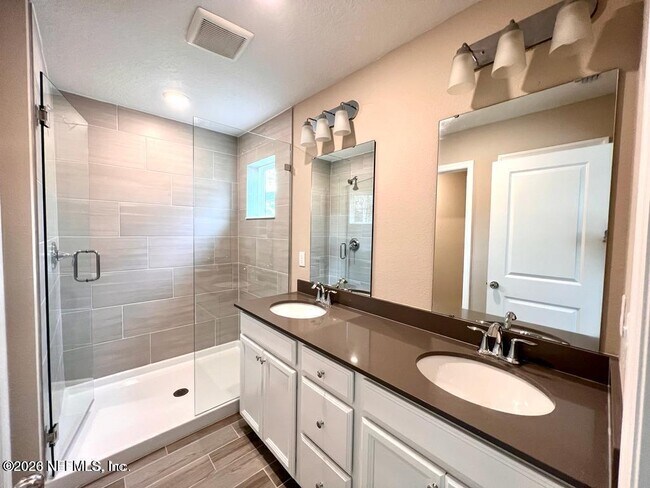 Foto del edificio - 410 Boracay Cir