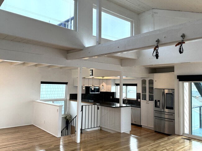 Dinning rm & kitchen - 621 Prospect Ave