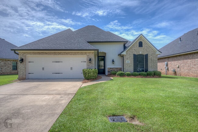 Building Photo - 525 Chinquipin Dr