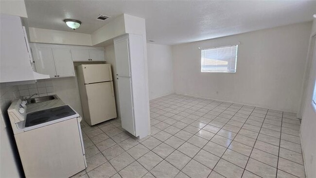 Foto del edificio - 2501 Pierce St