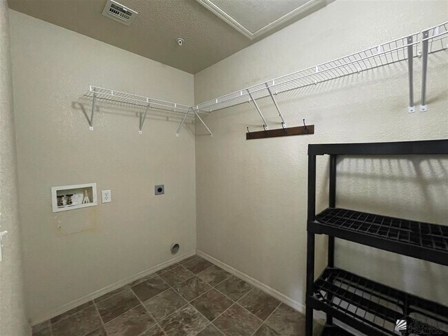 Foto del edificio - 9027 E 31st Ln