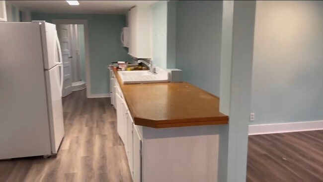 Foto del edificio - 611 Jehu Rd