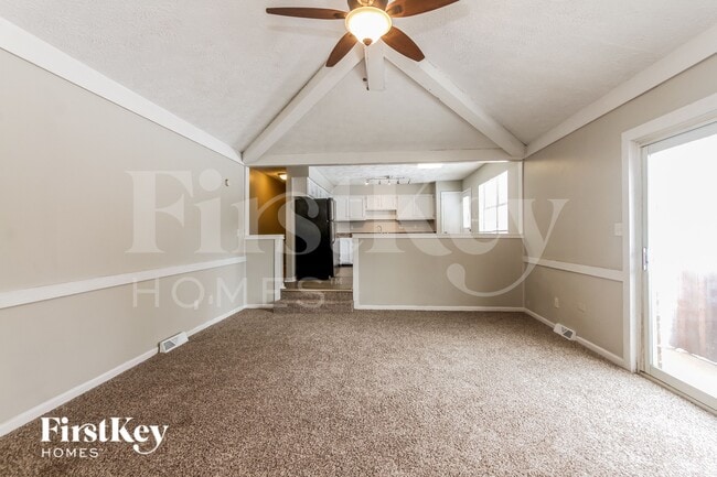 Foto del edificio - 241 Summit Ridge Dr