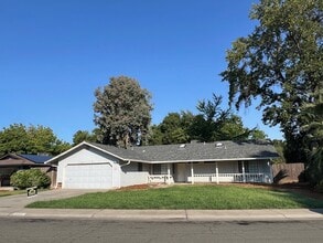 Building Photo - 552 Cimarron Dr