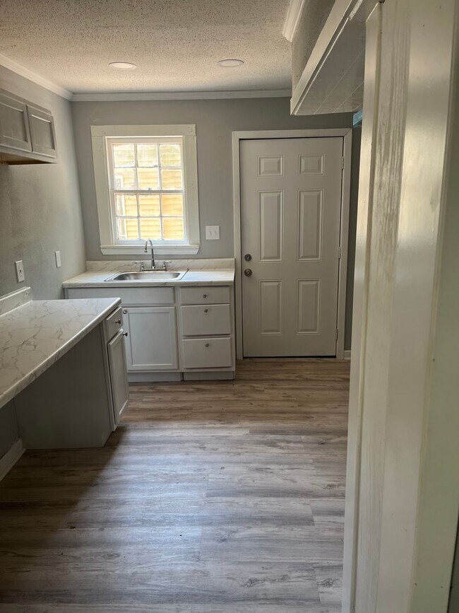 Foto del edificio - 1/2 Off First Month's Rent With Approved Application