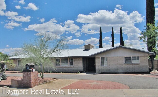 Foto del edificio - 4 br, 3 bath House - 2136 Carmelita Drive